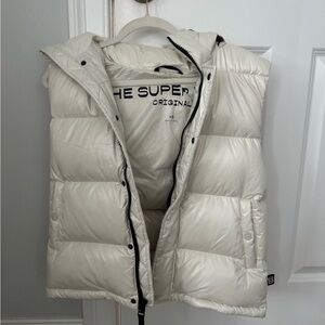 Aritizia Super puff vest